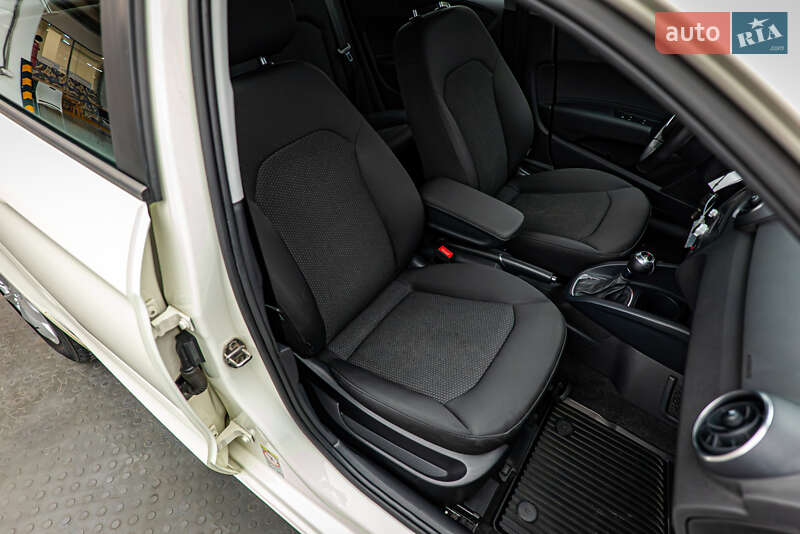 Хэтчбек Audi A1 2013 в Киеве