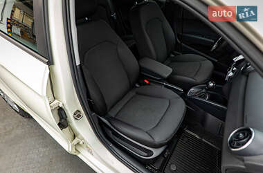 Хэтчбек Audi A1 2013 в 