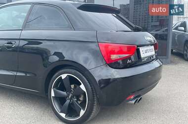 Хэтчбек Audi A1 2011 в 