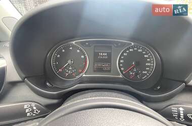 Хэтчбек Audi A1 2011 в 