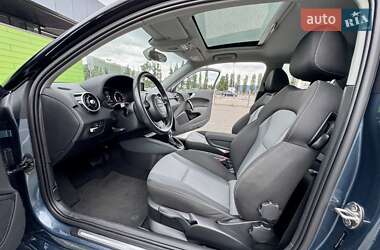 Хэтчбек Audi A1 2015 в 