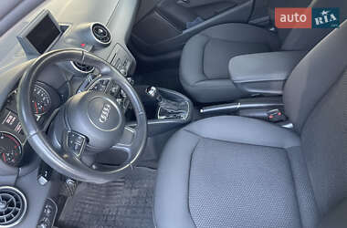 Хэтчбек Audi A1 2013 в 