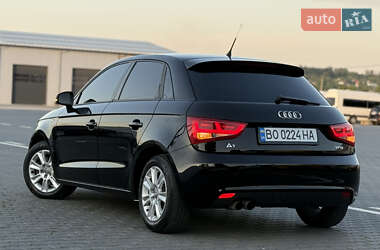 Хэтчбек Audi A1 2012 в 