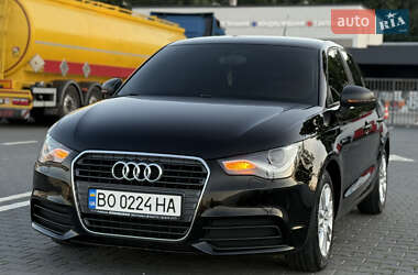 Хэтчбек Audi A1 2012 в 