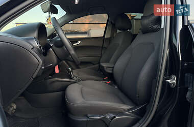 Хэтчбек Audi A1 2012 в 