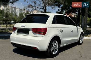 Хэтчбек Audi A1 2012 в 