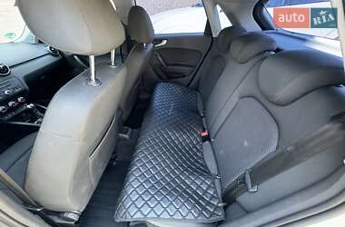 Хэтчбек Audi A1 2012 в 