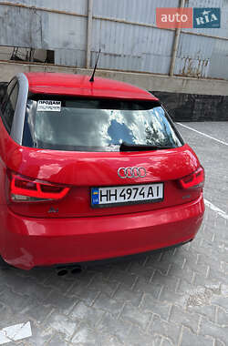 Хэтчбек Audi A1 2011 в 