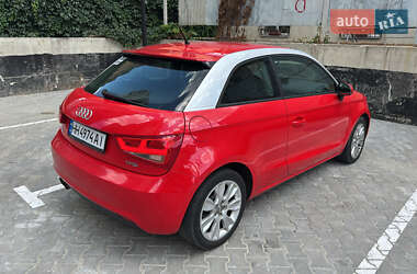 Хэтчбек Audi A1 2011 в 