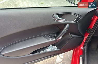 Хэтчбек Audi A1 2011 в 
