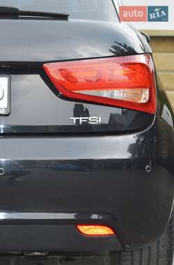 Хэтчбек Audi A1 2010 в 