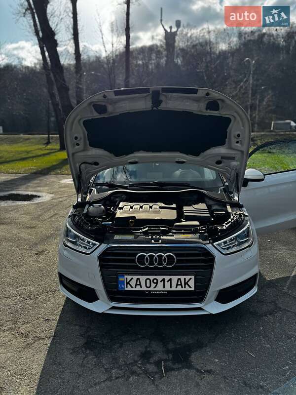 Хэтчбек Audi A1 2015 в Киеве