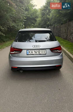 Хэтчбек Audi A1 2015 в 