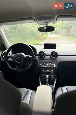 Хэтчбек Audi A1 2015 в 