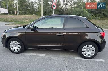 Хэтчбек Audi A1 2012 в 
