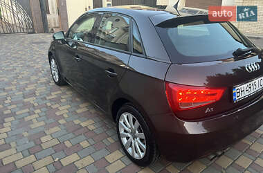 Хэтчбек Audi A1 2013 в 