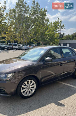 Хэтчбек Audi A1 2013 в 