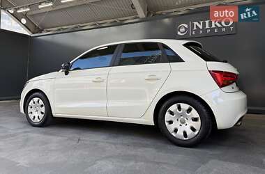 Хэтчбек Audi A1 2013 в 