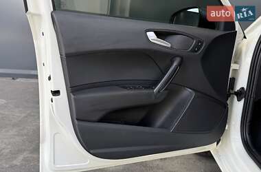 Хэтчбек Audi A1 2013 в 