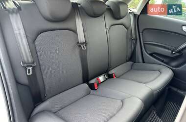 Хэтчбек Audi A1 2013 в 