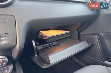 Хэтчбек Audi A1 2013 в 