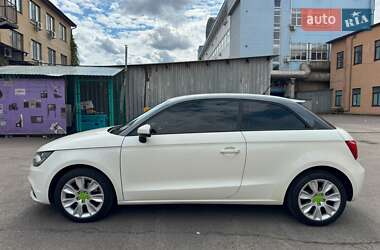 Хэтчбек Audi A1 2012 в 