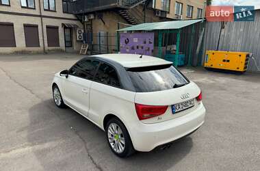 Хэтчбек Audi A1 2012 в 