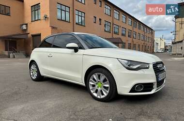 Хэтчбек Audi A1 2012 в 