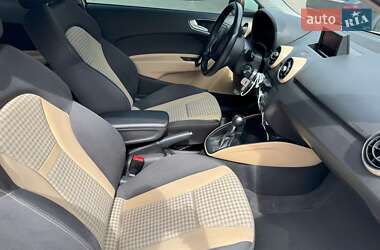 Хэтчбек Audi A1 2012 в 