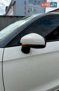 Хэтчбек Audi A1 2012 в 