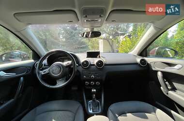 Хетчбек Audi A1 2012 в 