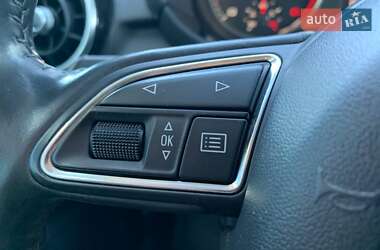 Хэтчбек Audi A1 2011 в 