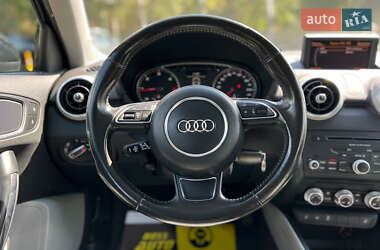 Хэтчбек Audi A1 2012 в 