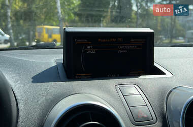 Хэтчбек Audi A1 2012 в 