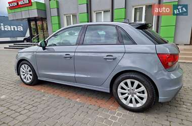 Хетчбек Audi A1 2012 в 