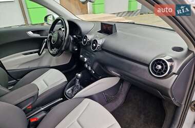 Хетчбек Audi A1 2012 в 