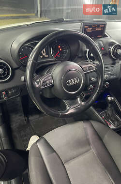Хетчбек Audi A1 2011 в 
