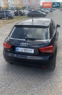 Хетчбек Audi A1 2012 в 