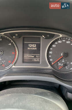 Хетчбек Audi A1 2012 в 