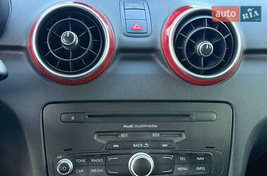 Хэтчбек Audi A1 2011 в 