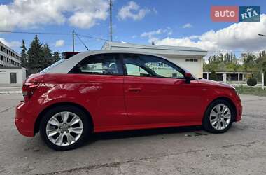Хэтчбек Audi A1 2011 в 
