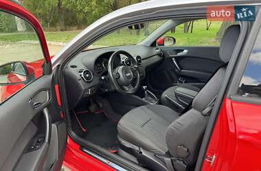 Хэтчбек Audi A1 2011 в 