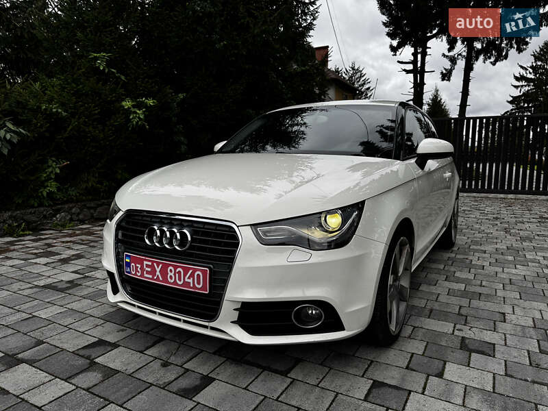 Хэтчбек Audi A1 2011 в 