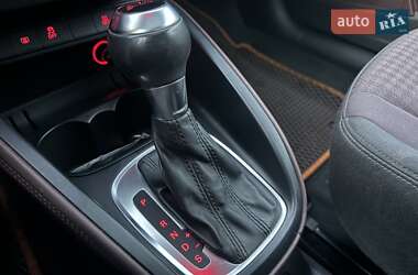 Хетчбек Audi A1 2012 в 