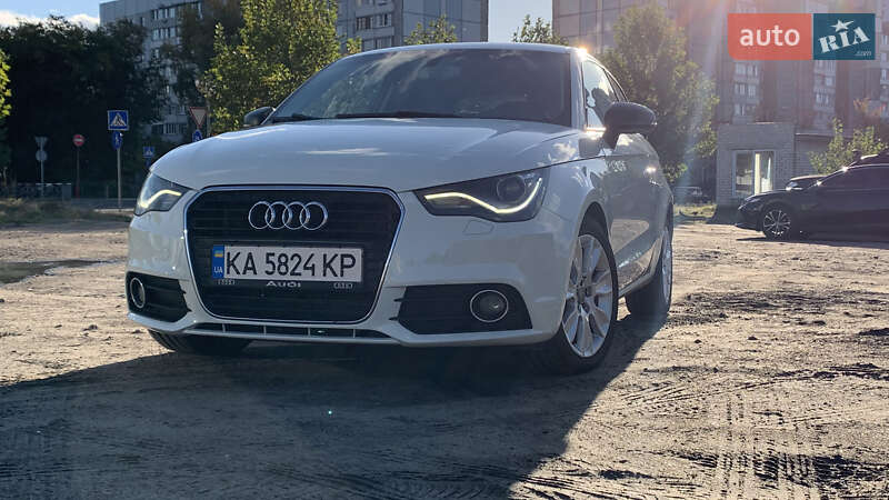 Хетчбек Audi A1 2011 в 