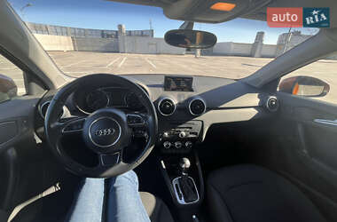 Хетчбек Audi A1 2013 в 