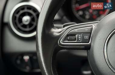 Хетчбек Audi A1 2011 в 