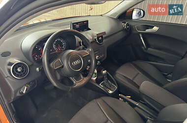 Хетчбек Audi A1 2012 в 