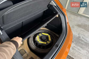 Хетчбек Audi A1 2012 в 