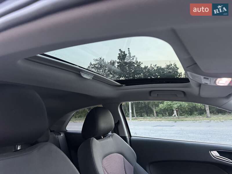Хэтчбек Audi A1 2012 в Запорожье
